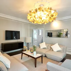 220sqm Designer - Center - Private Balcony Lejlighed